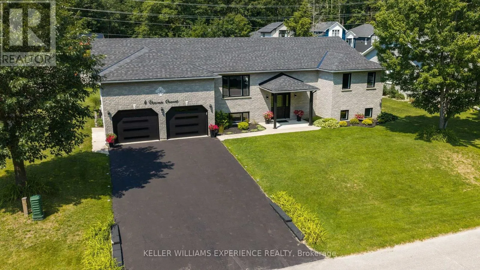 4 DOWNER CRESCENT