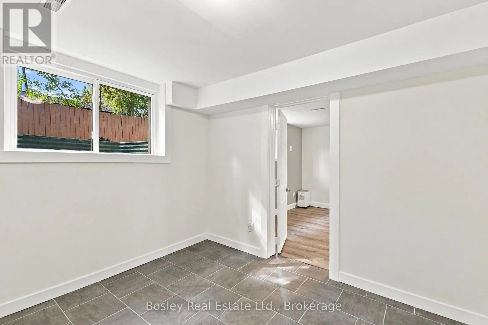 4 GRIFFIN ROAD
