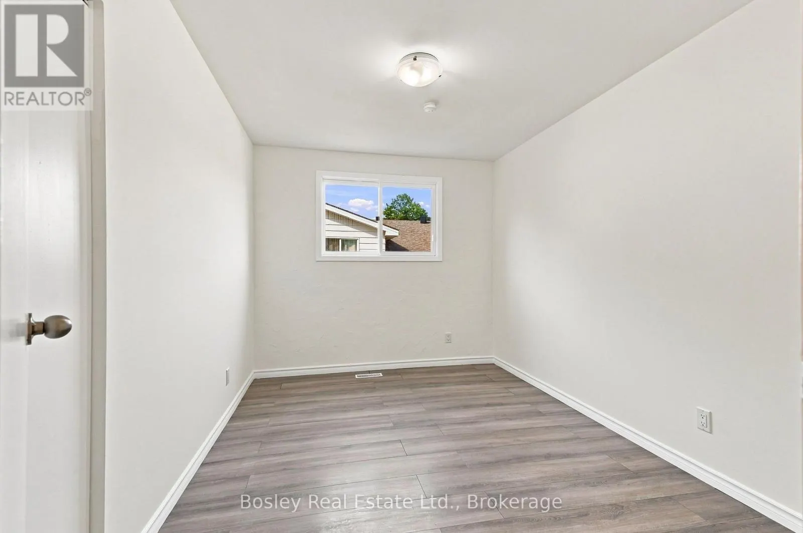 4 GRIFFIN ROAD