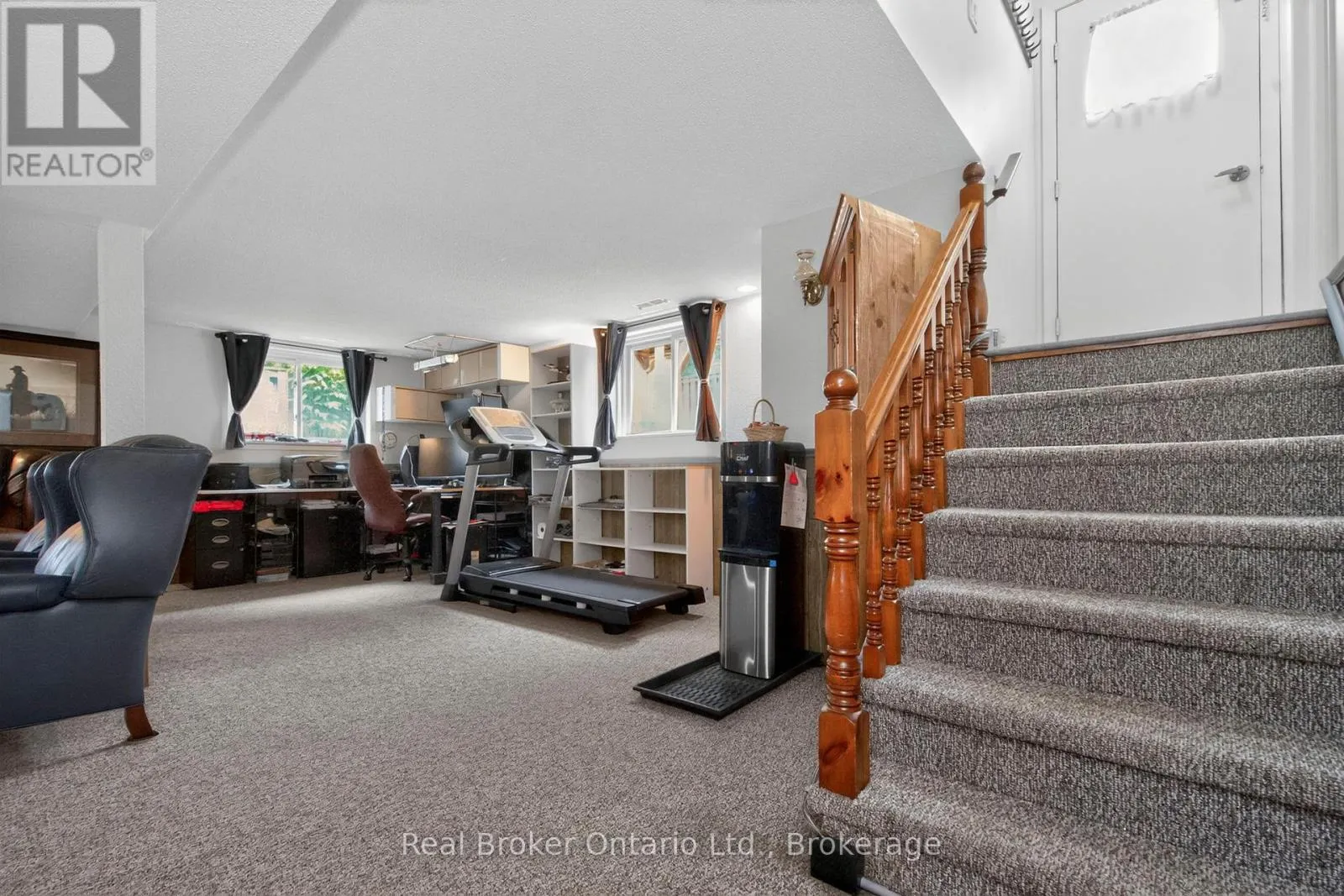 647 MANLY STREET