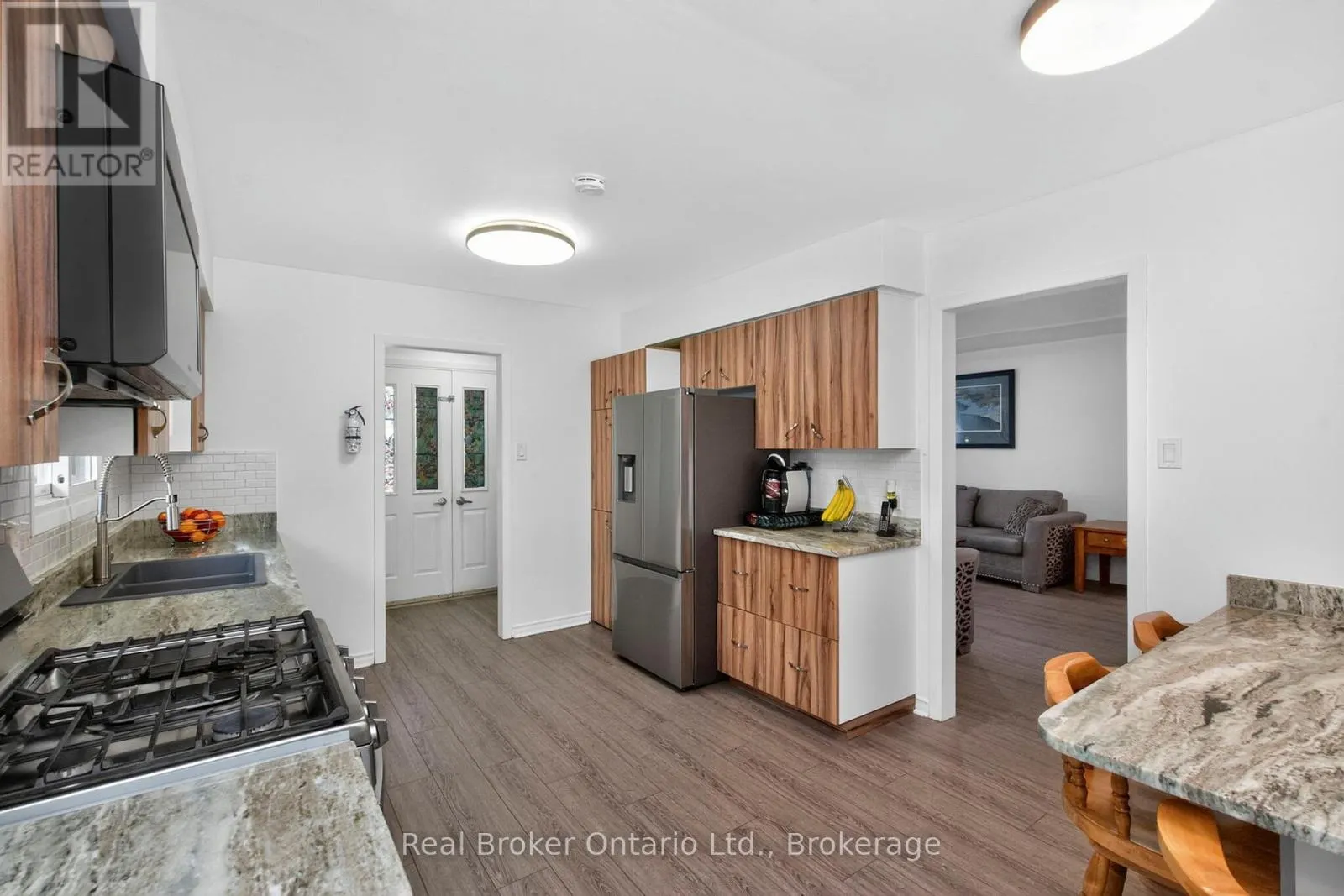 647 MANLY STREET