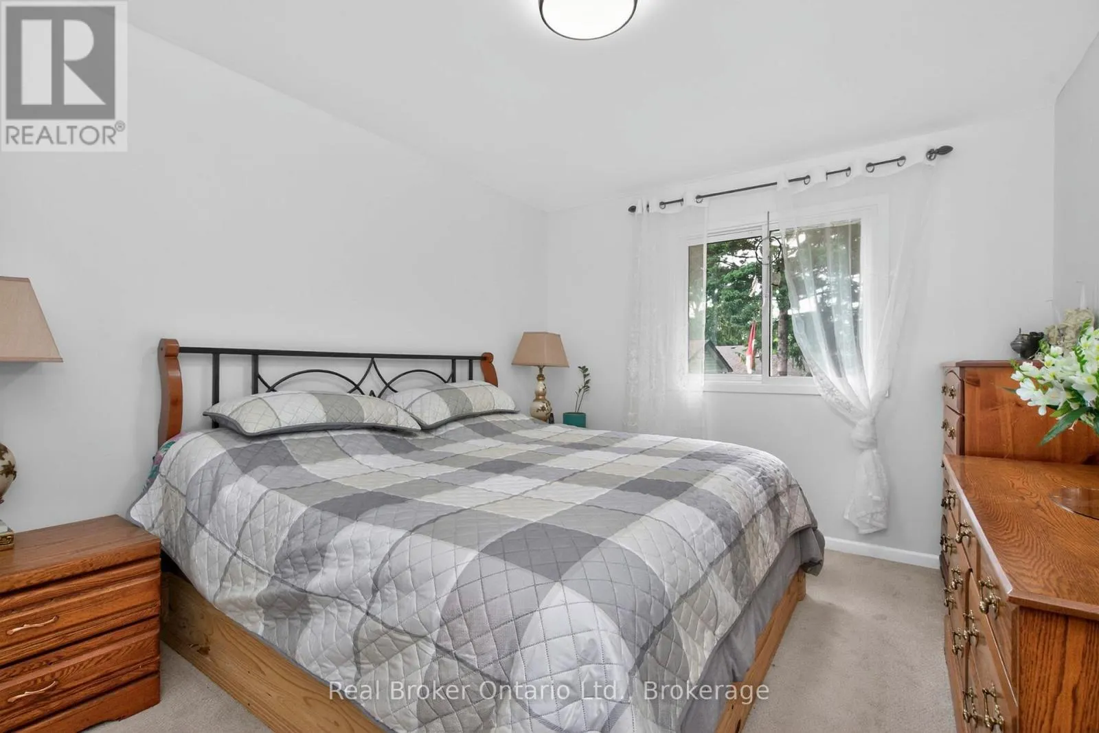 647 MANLY STREET