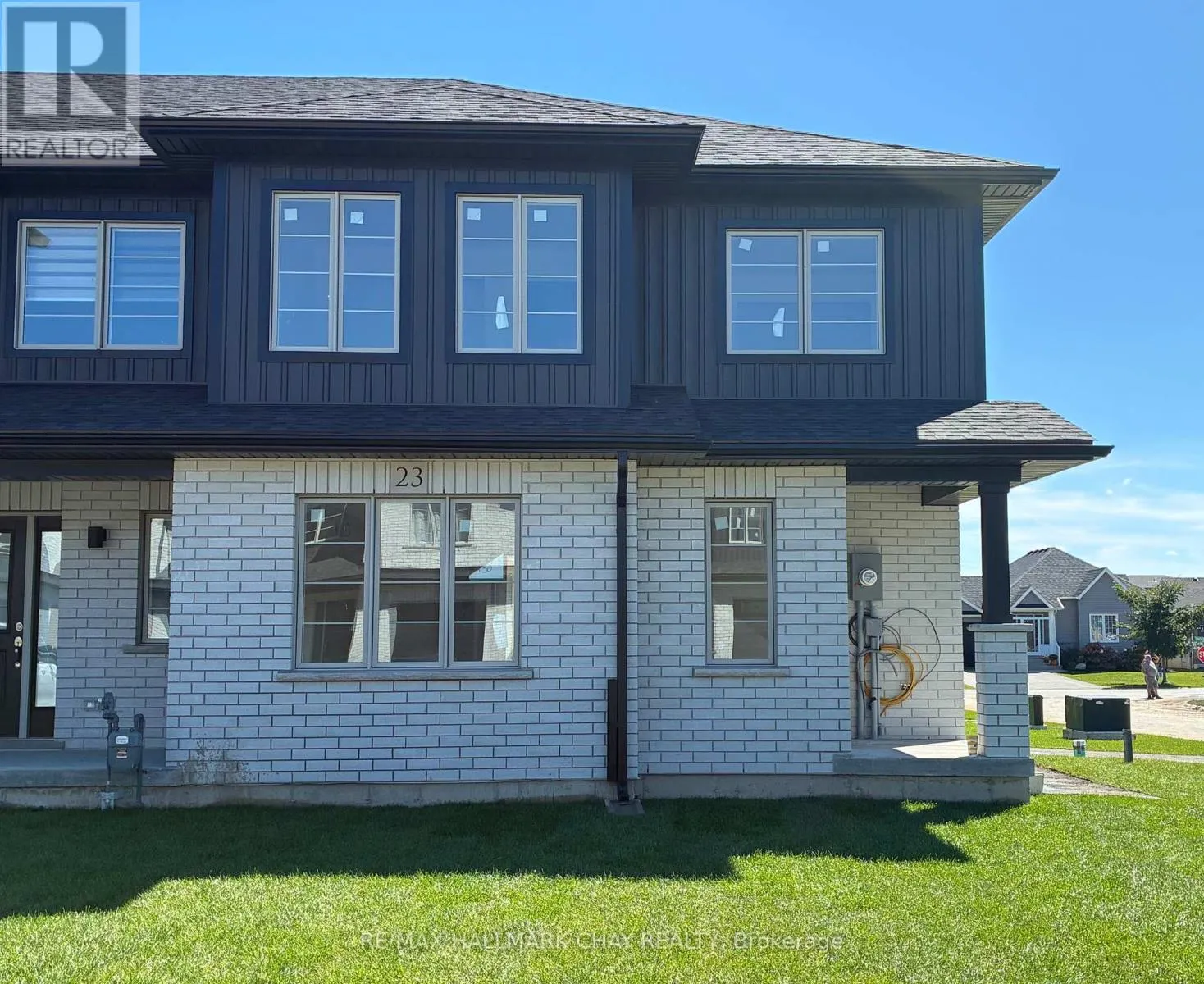 23 STRATH CRESCENT