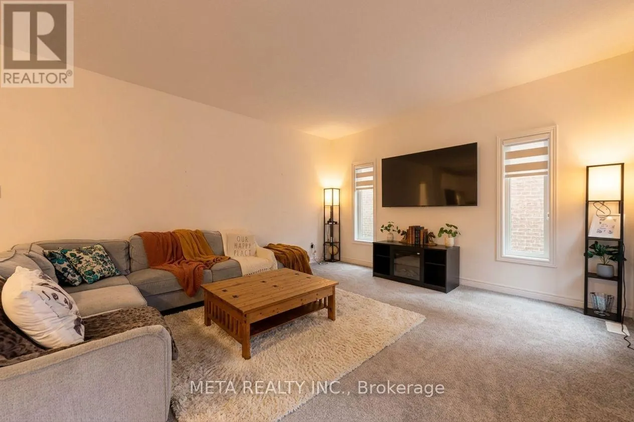 61 MAIDENS CRESCENT