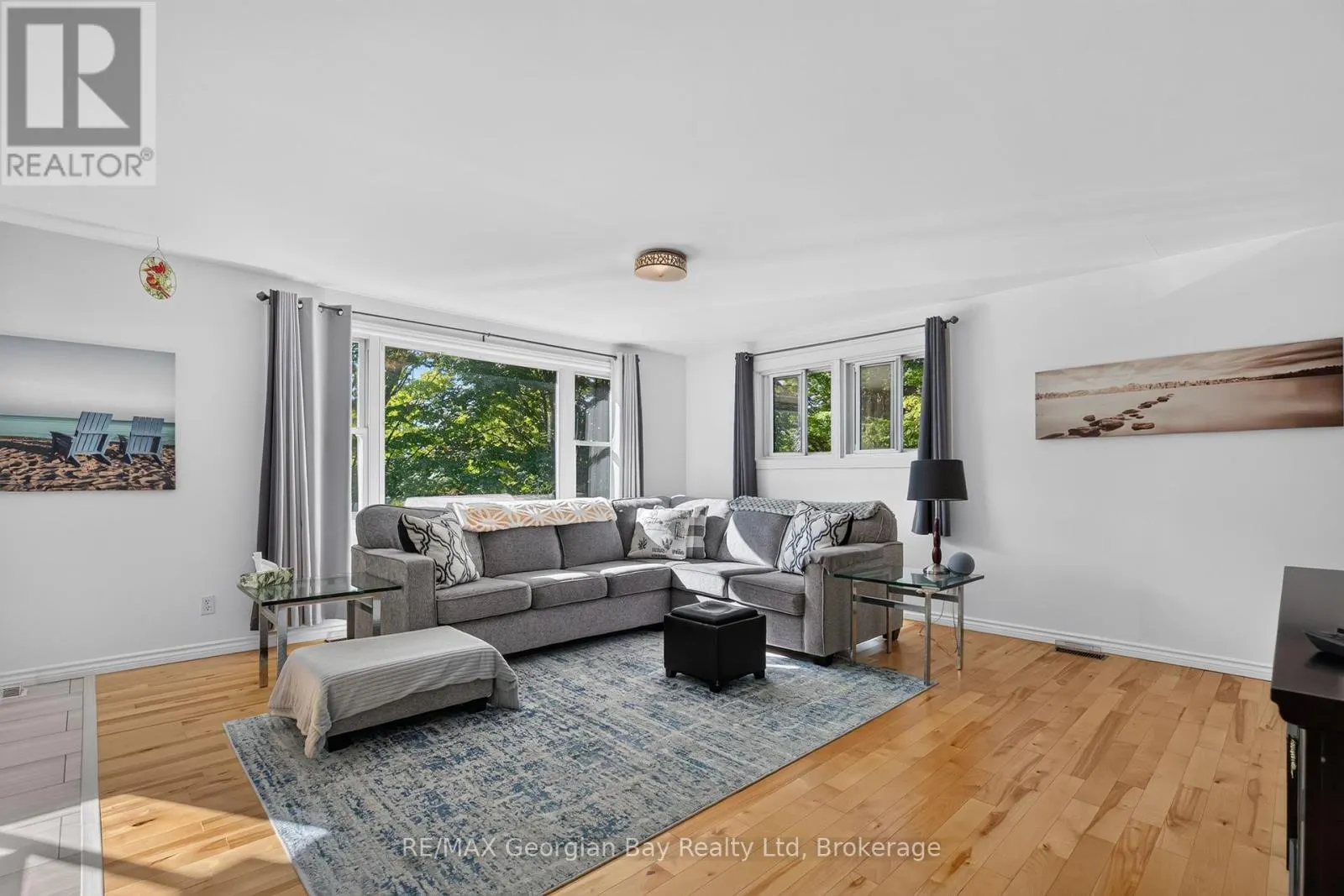 898 YONGE STREET