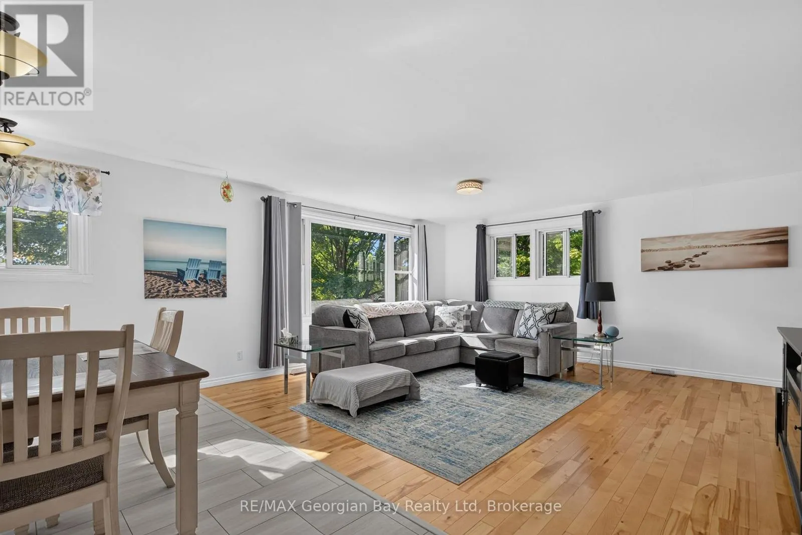 898 YONGE STREET