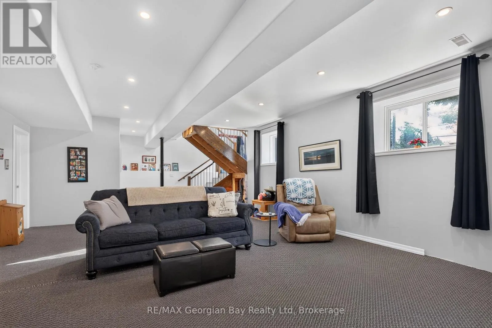 898 YONGE STREET