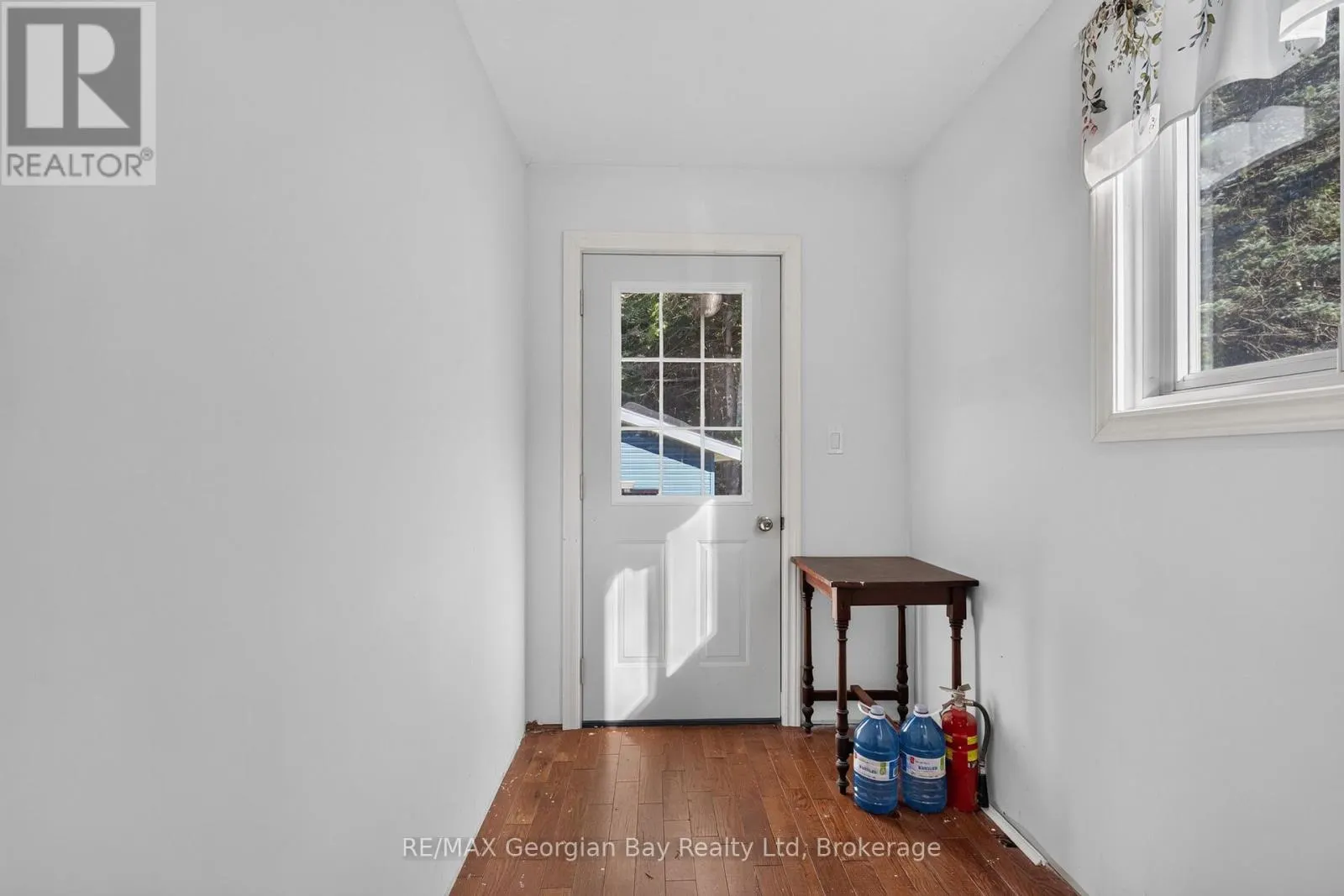 898 YONGE STREET