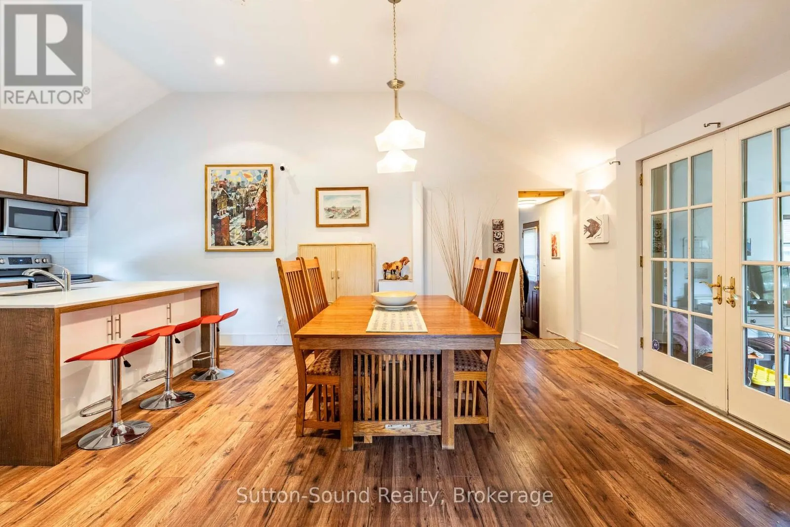 307 FOURTH STREET W