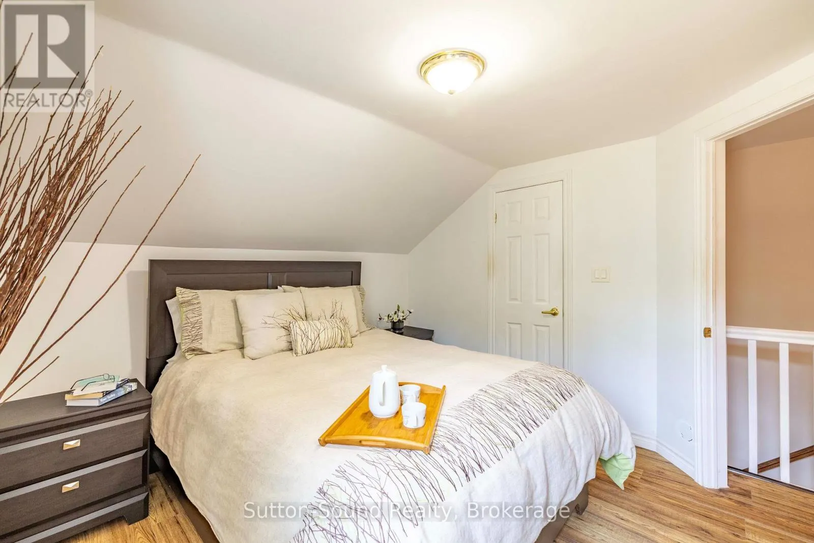 307 FOURTH STREET W