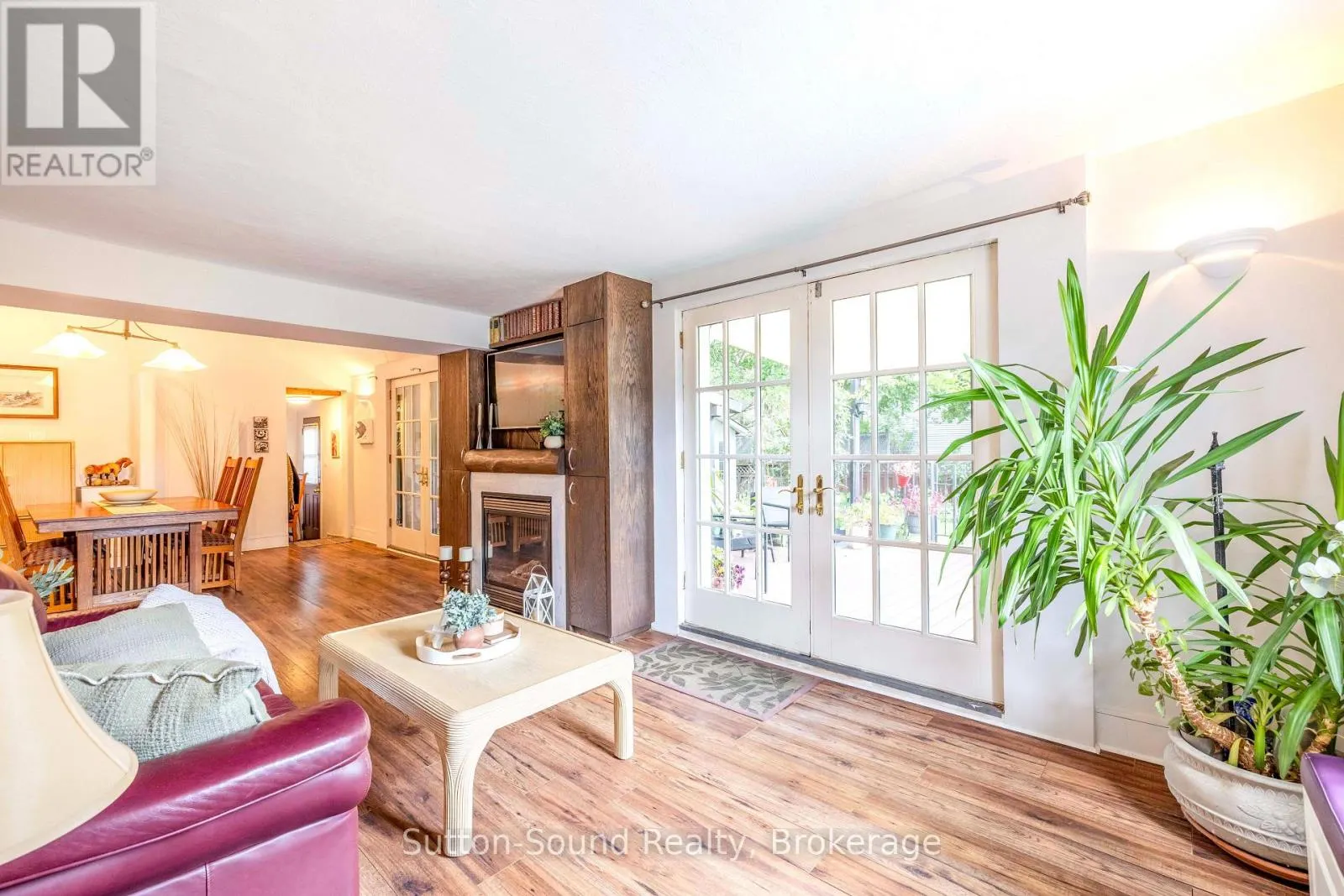 307 FOURTH STREET W