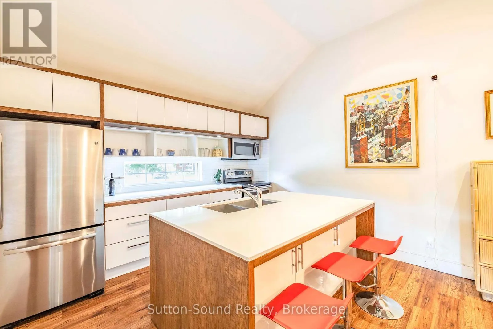 307 FOURTH STREET W