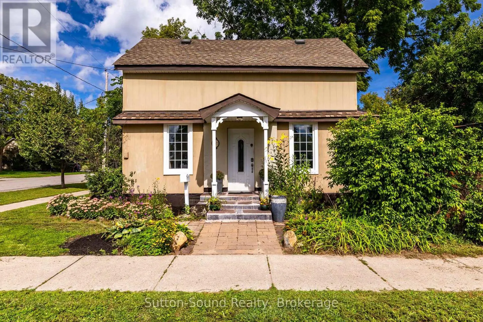 307 FOURTH STREET W