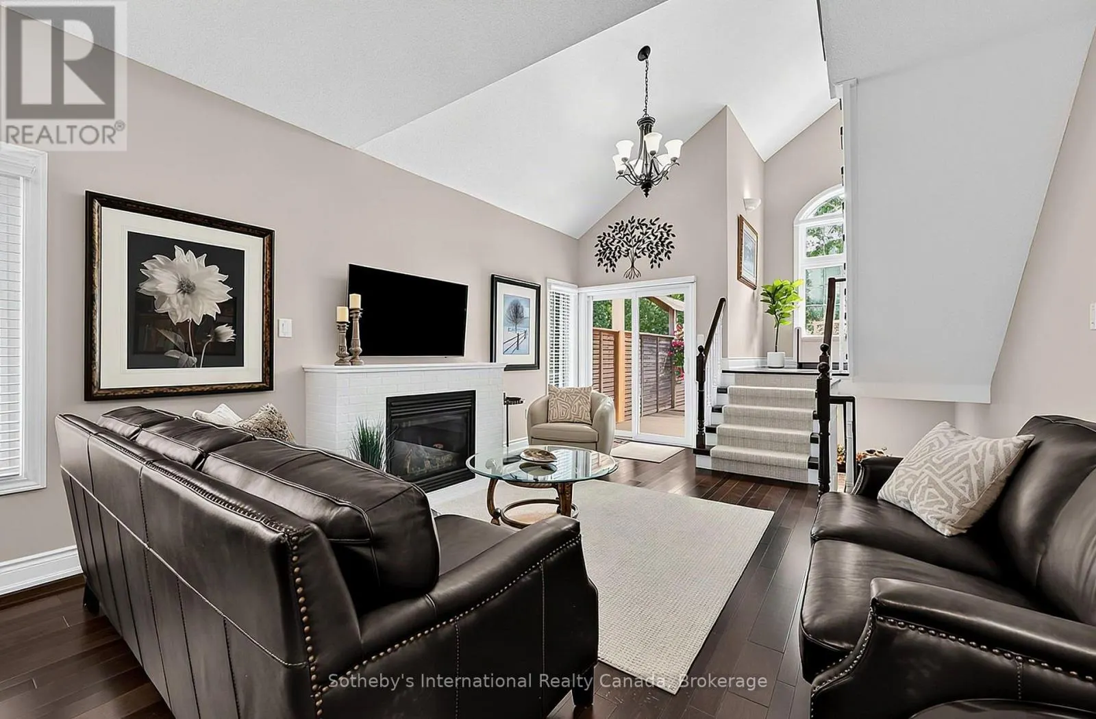 48 THOMAS DRIVE