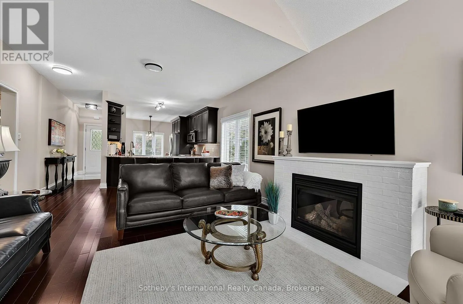 48 THOMAS DRIVE