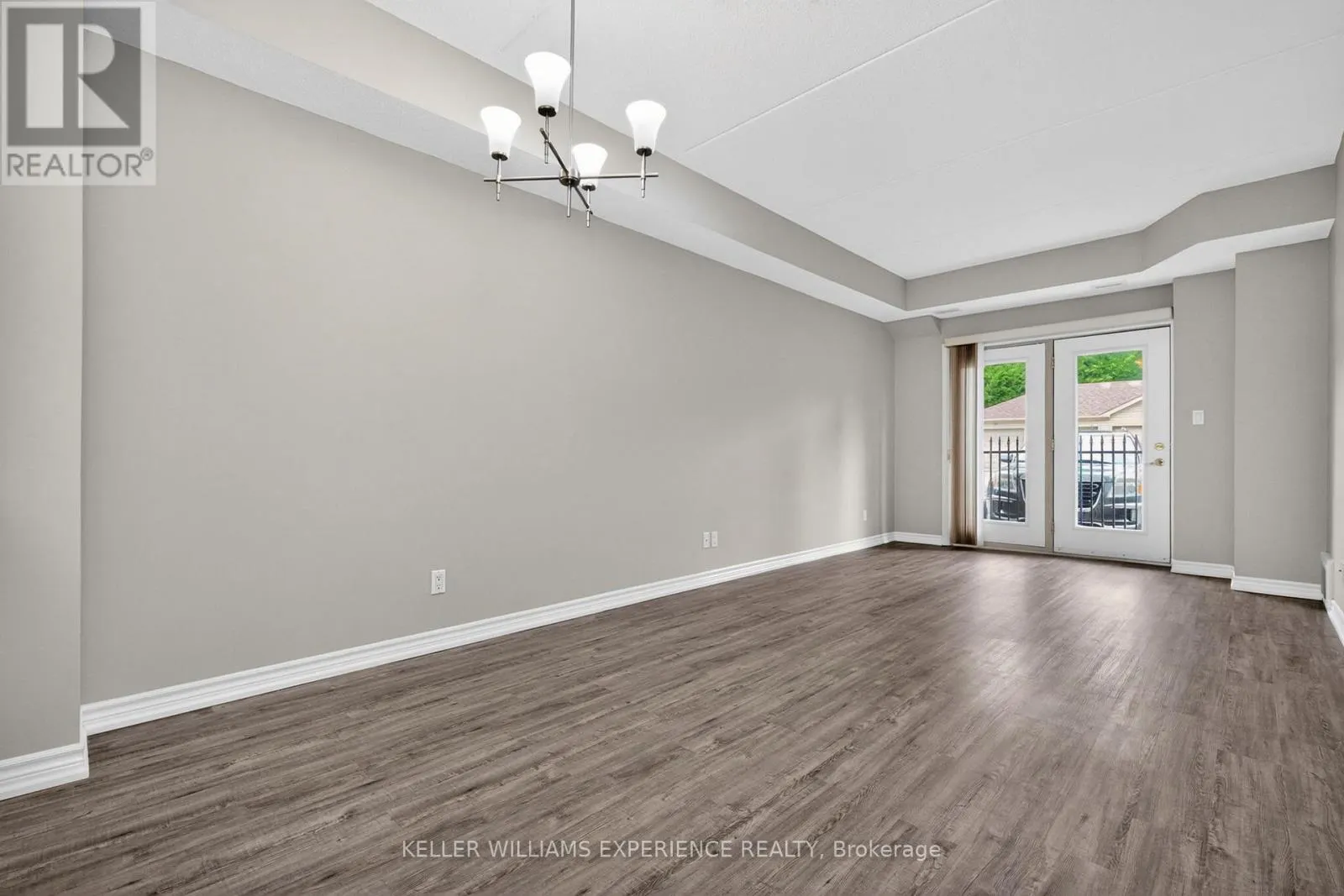 UNIT 111 - 486 LACLIE STREET