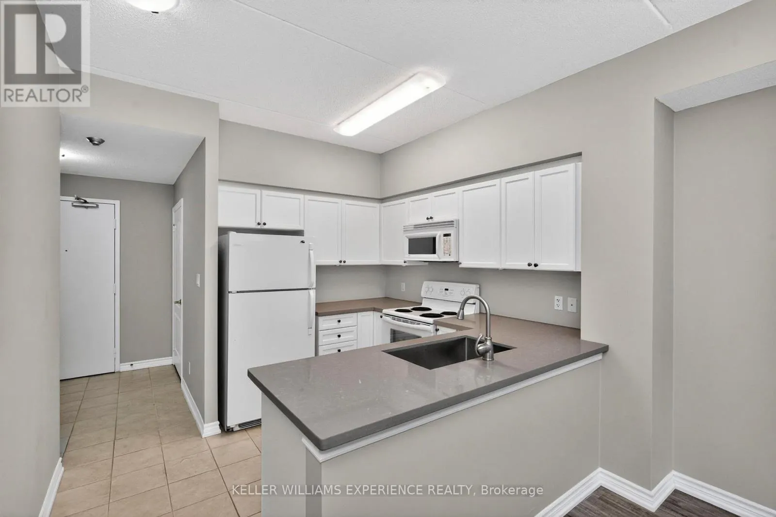 UNIT 111 - 486 LACLIE STREET
