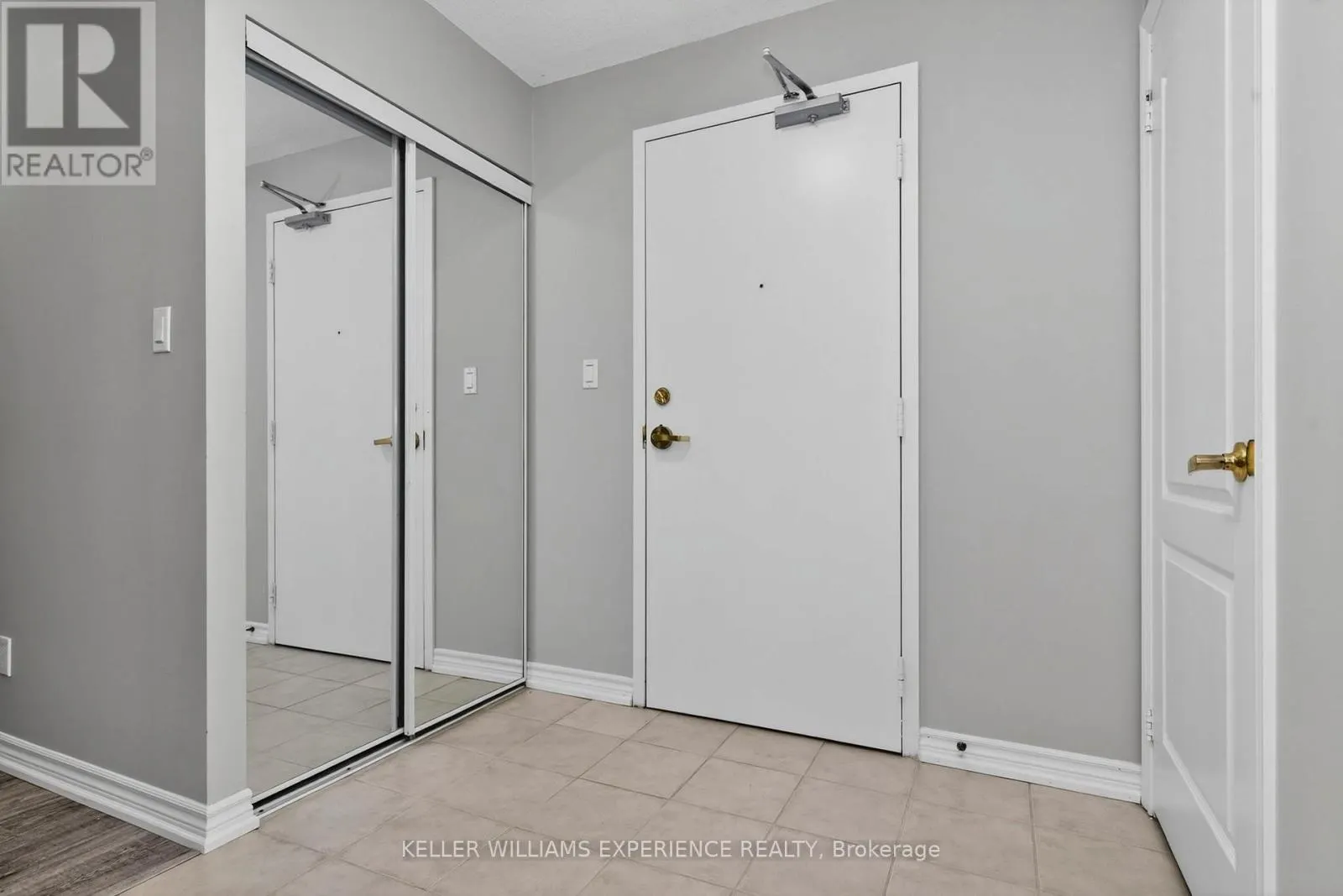 UNIT 111 - 486 LACLIE STREET