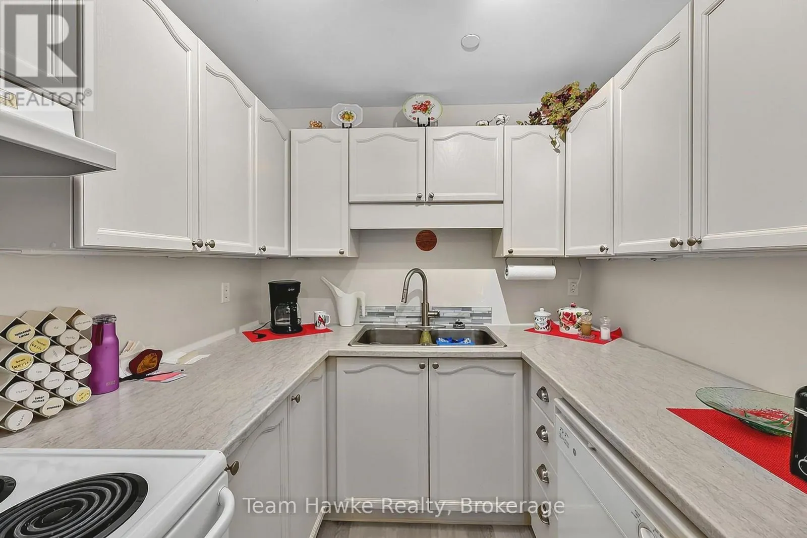 306 - 4 BECK BOULEVARD #306