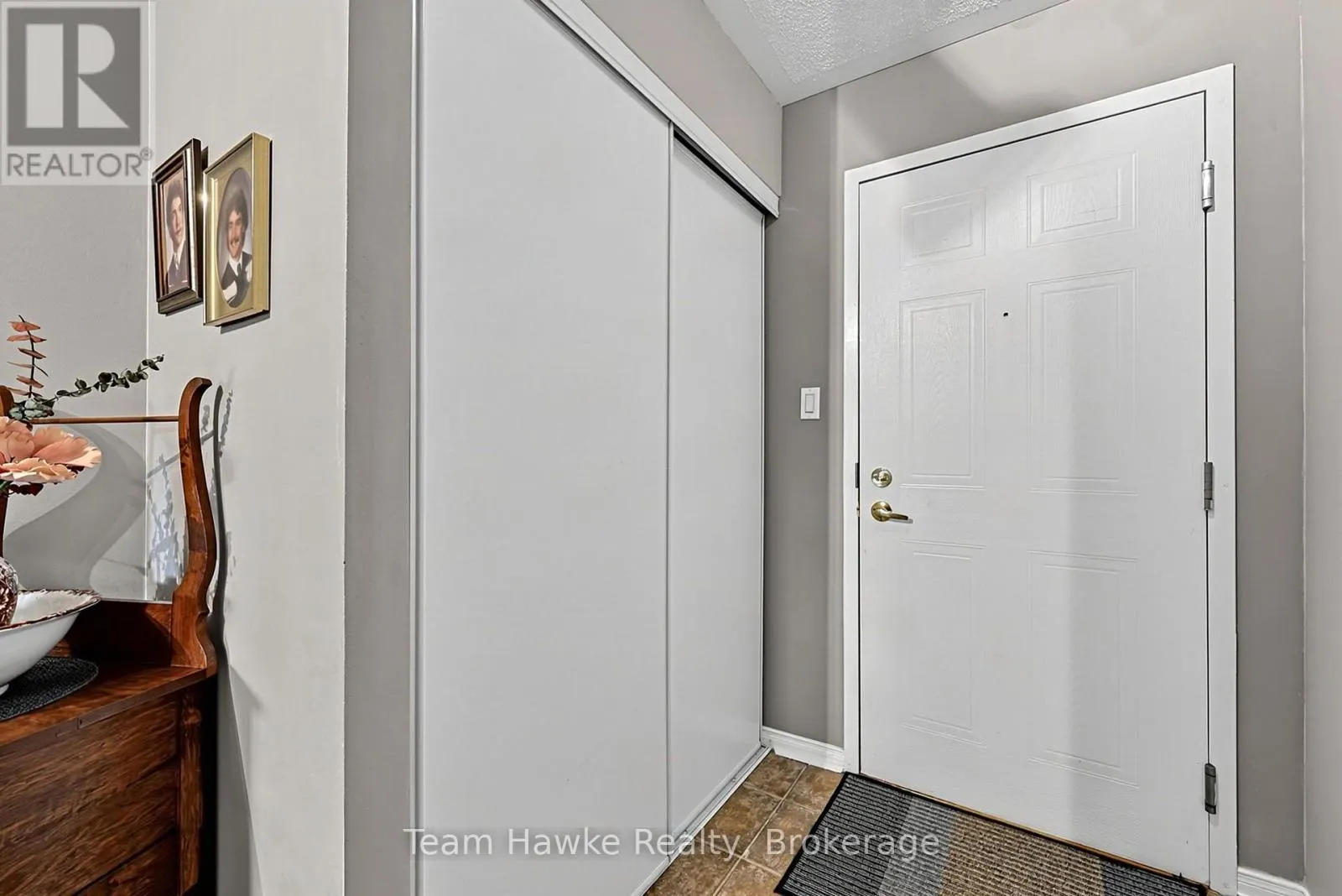 306 - 4 BECK BOULEVARD #306