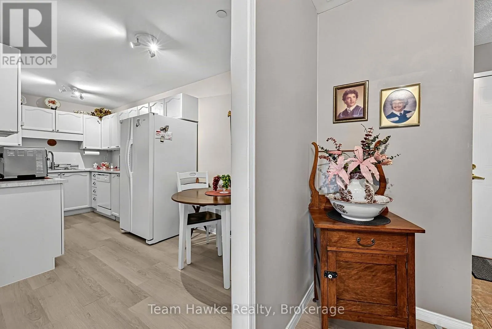 306 - 4 BECK BOULEVARD #306