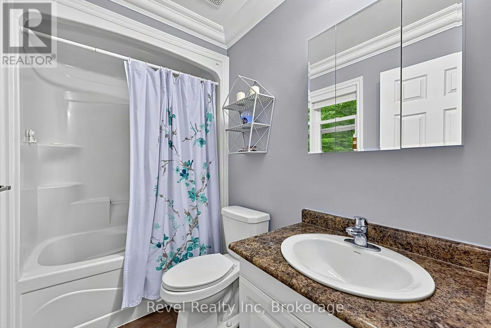 117 DESROCHES TRAIL