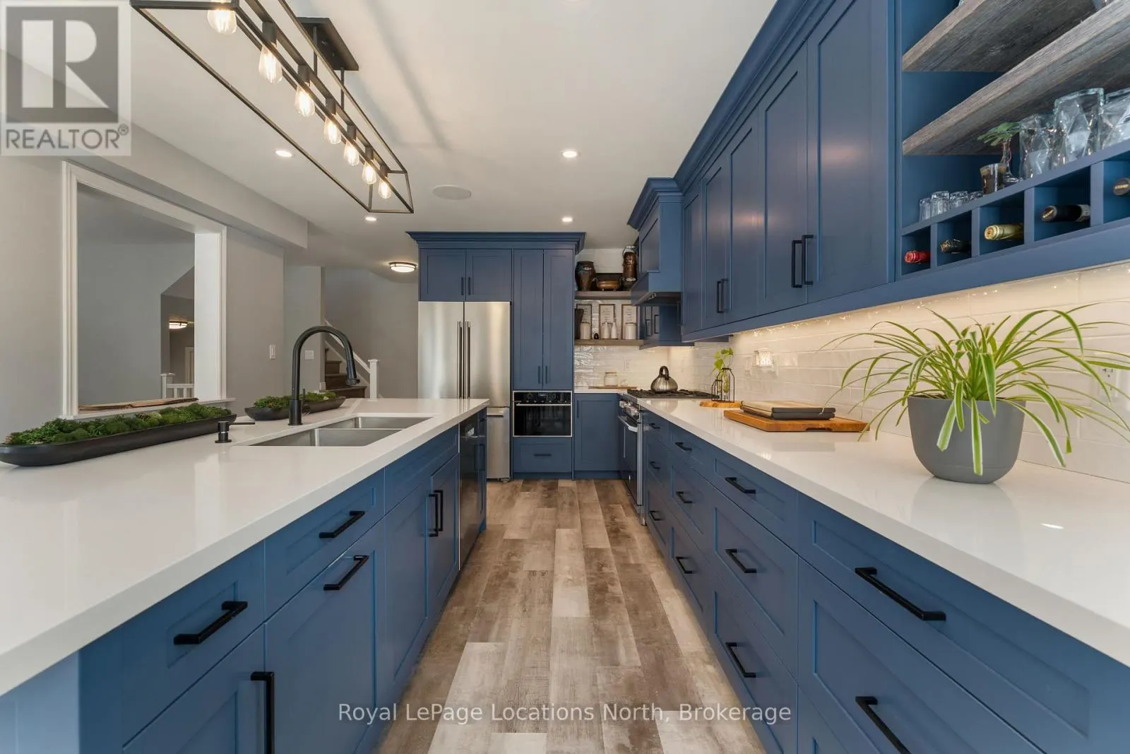 20 HIGHLANDS CRESCENT