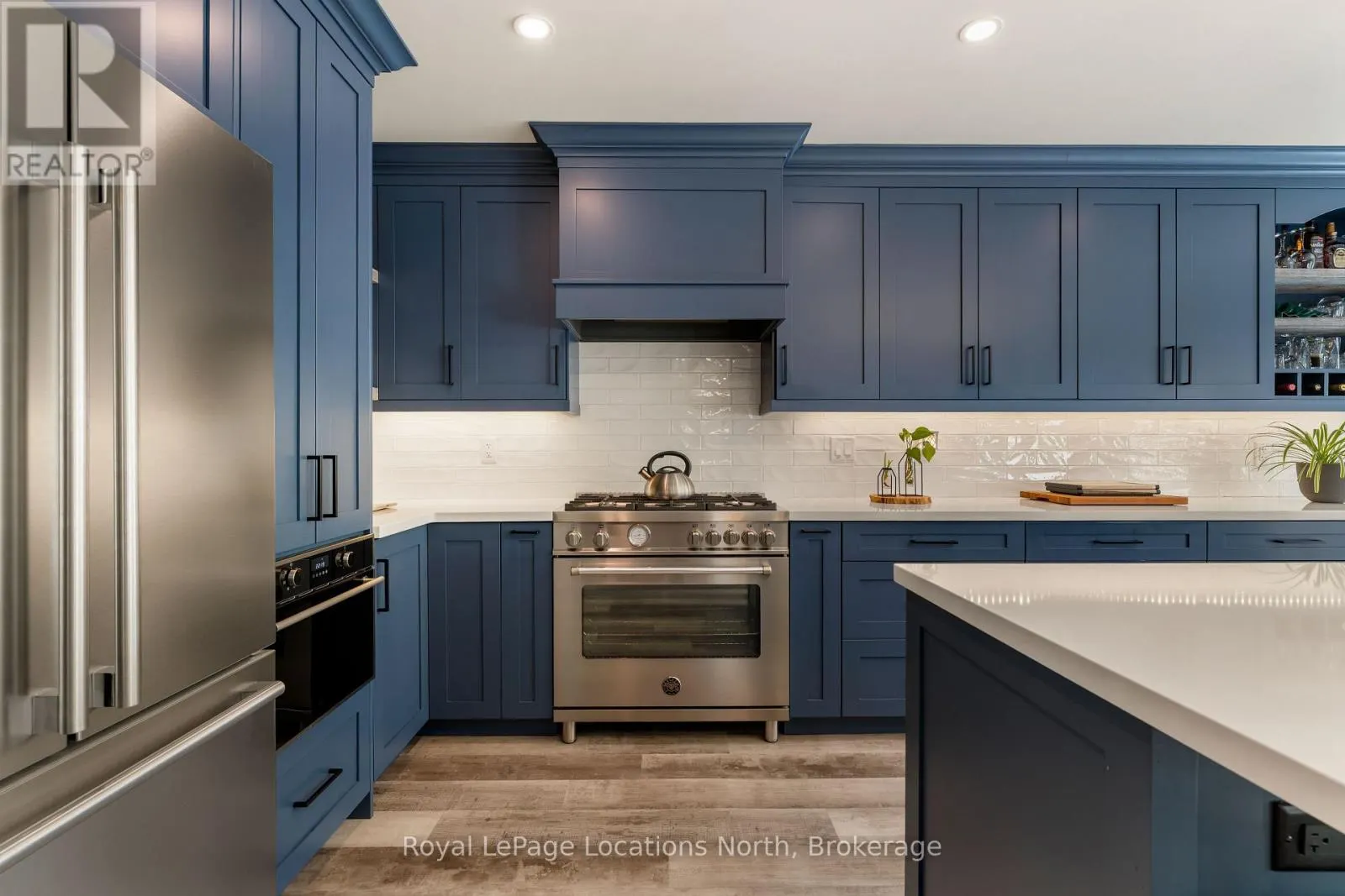 20 HIGHLANDS CRESCENT