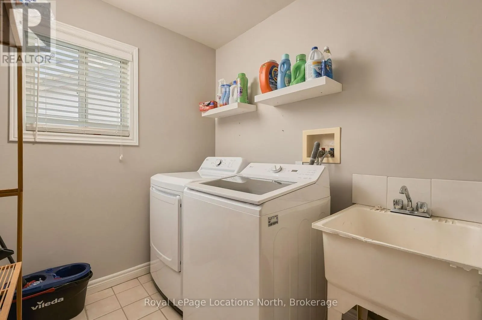 20 HIGHLANDS CRESCENT