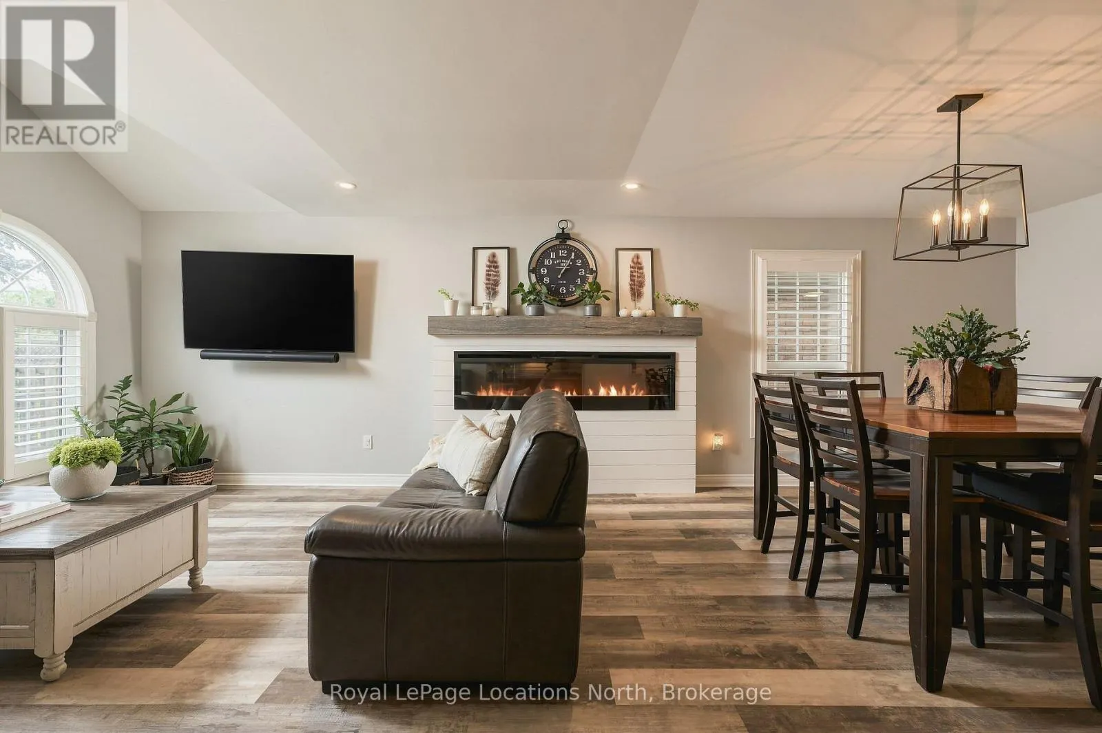 20 HIGHLANDS CRESCENT