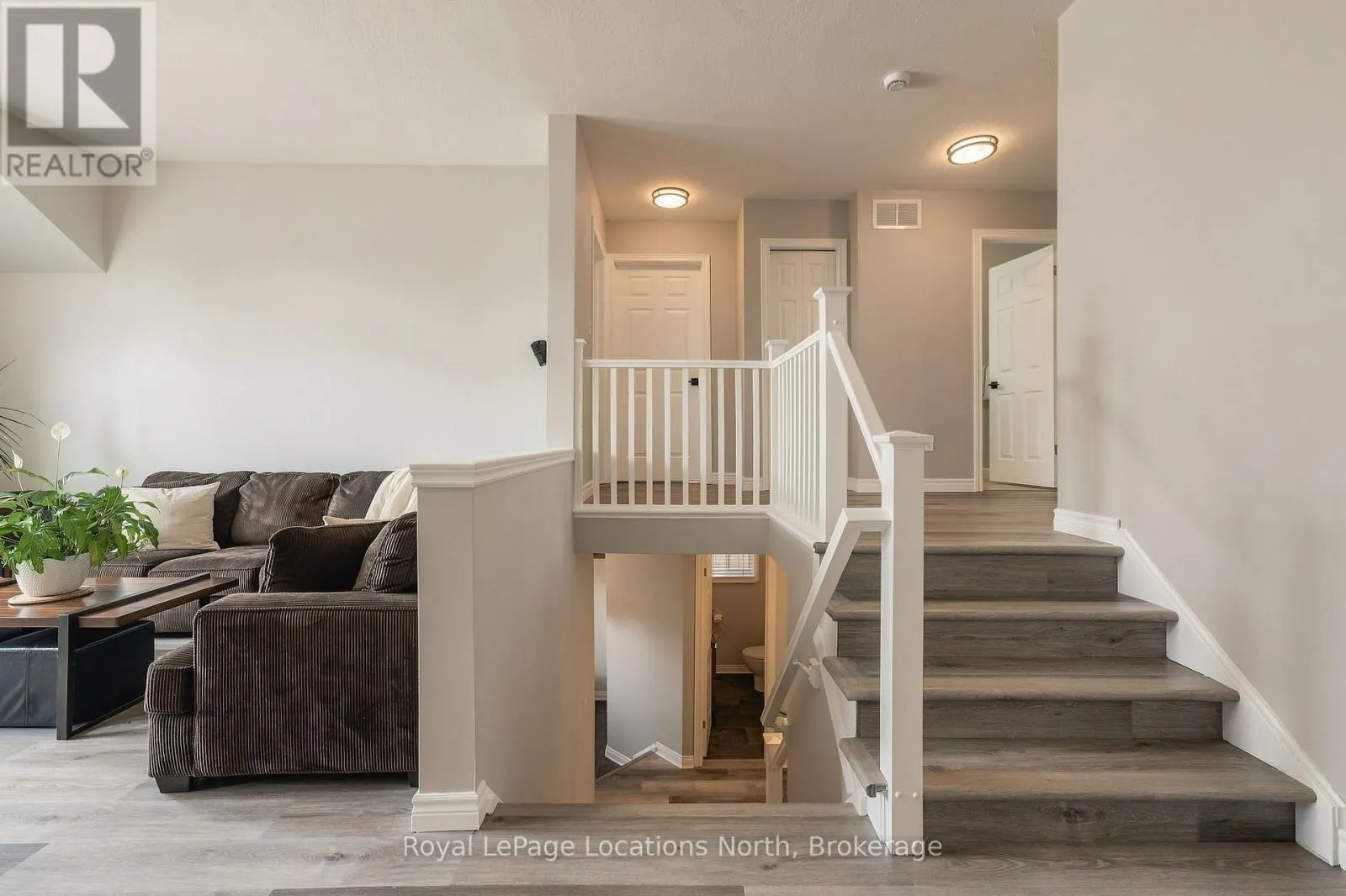 20 HIGHLANDS CRESCENT