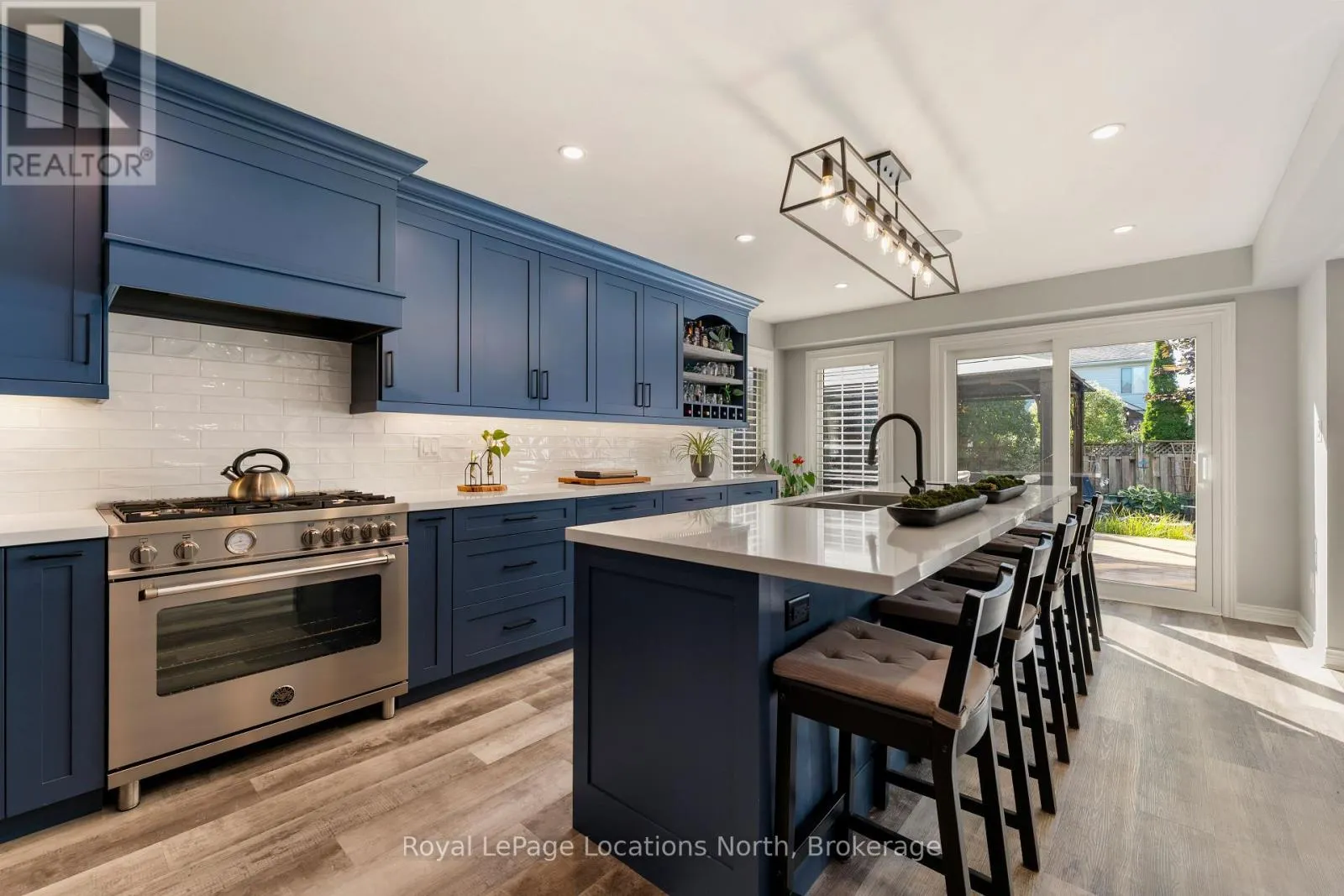 20 HIGHLANDS CRESCENT