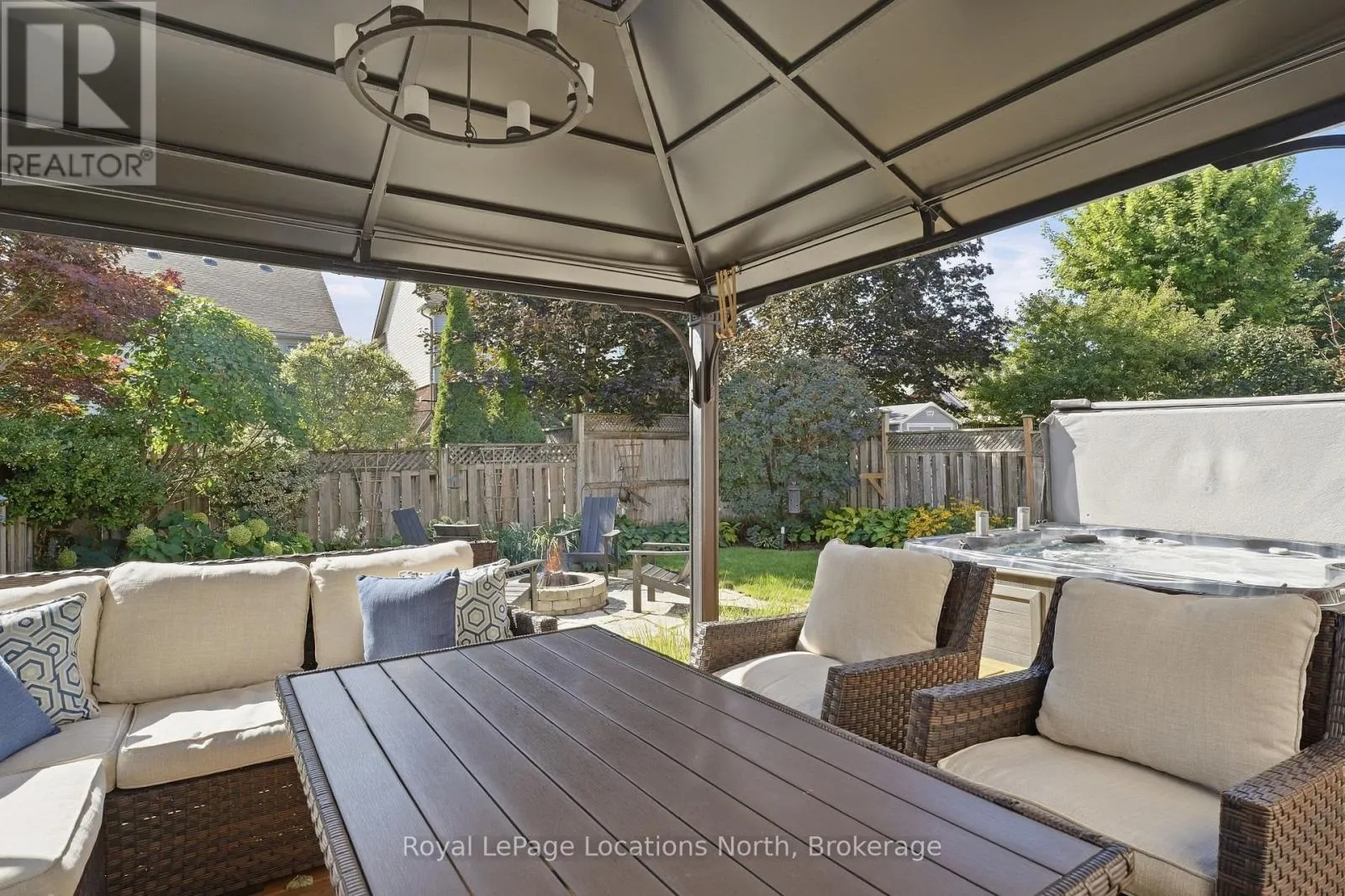 20 HIGHLANDS CRESCENT