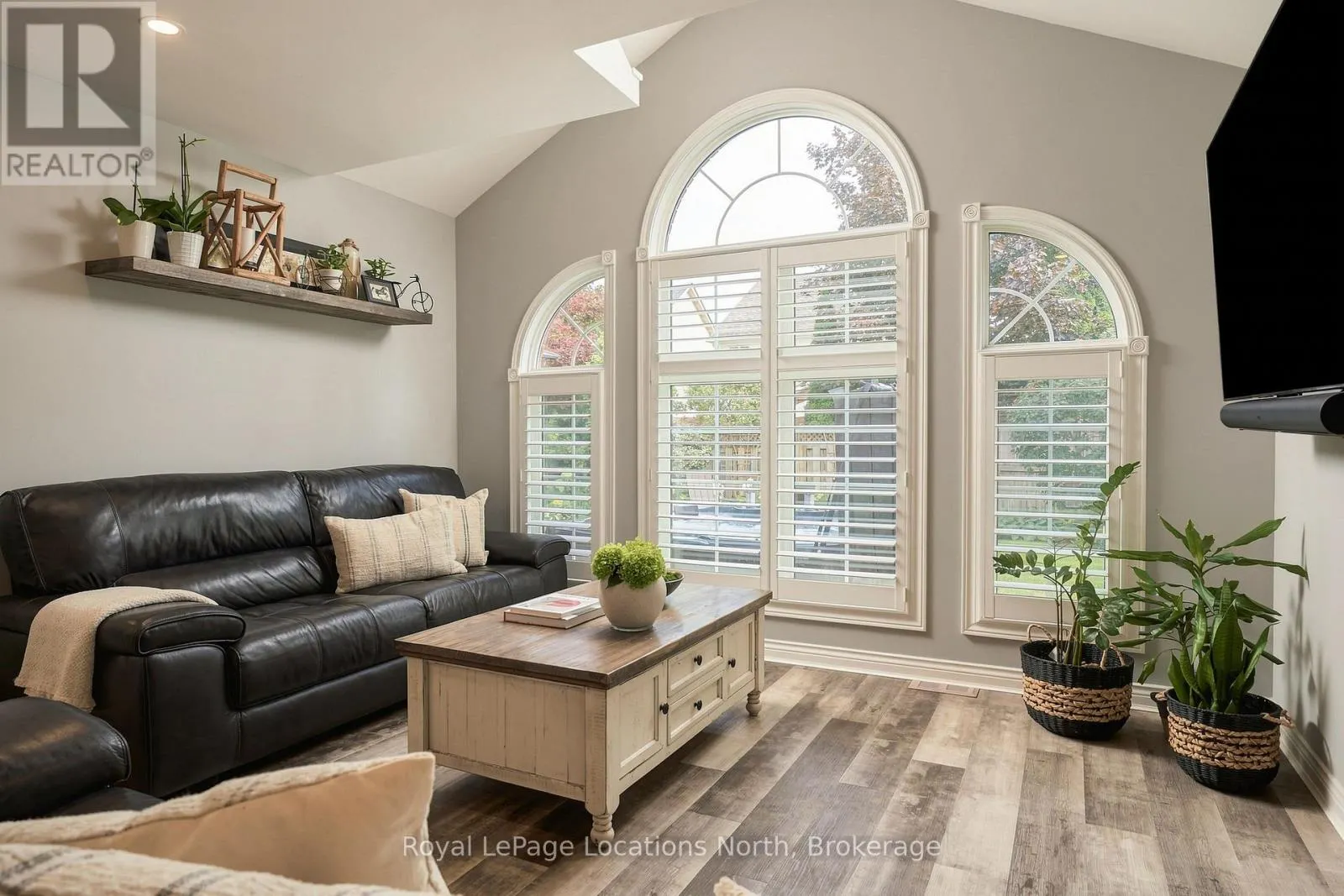 20 HIGHLANDS CRESCENT
