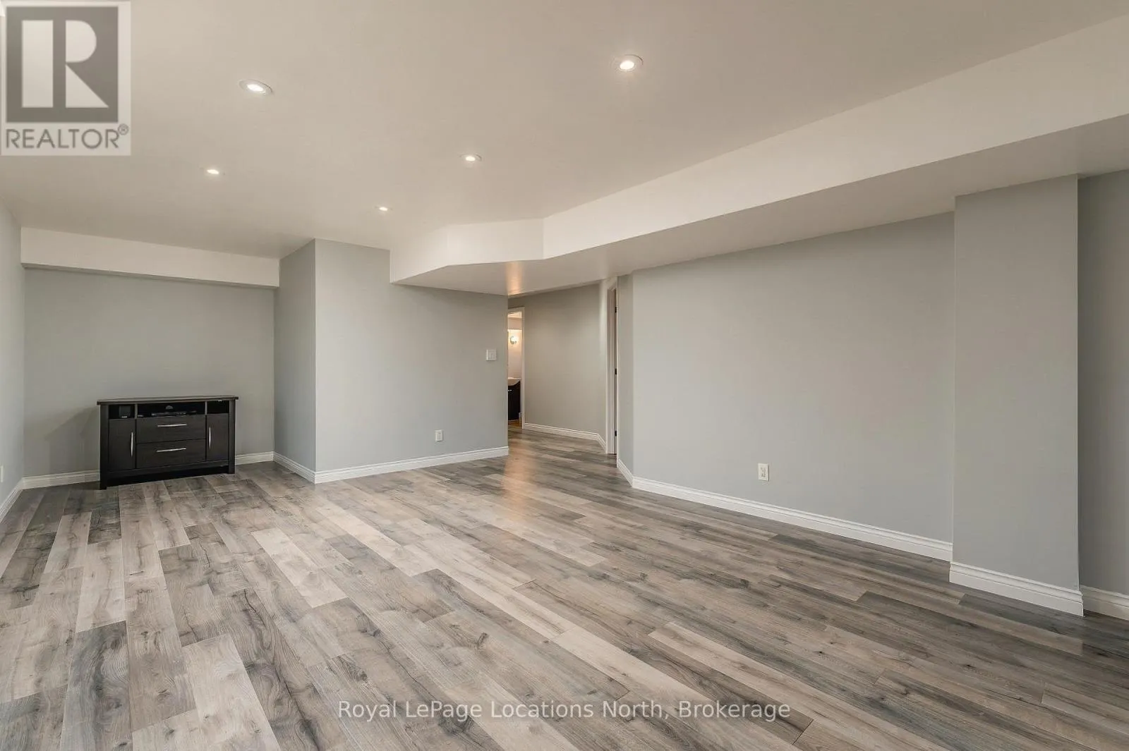 20 HIGHLANDS CRESCENT