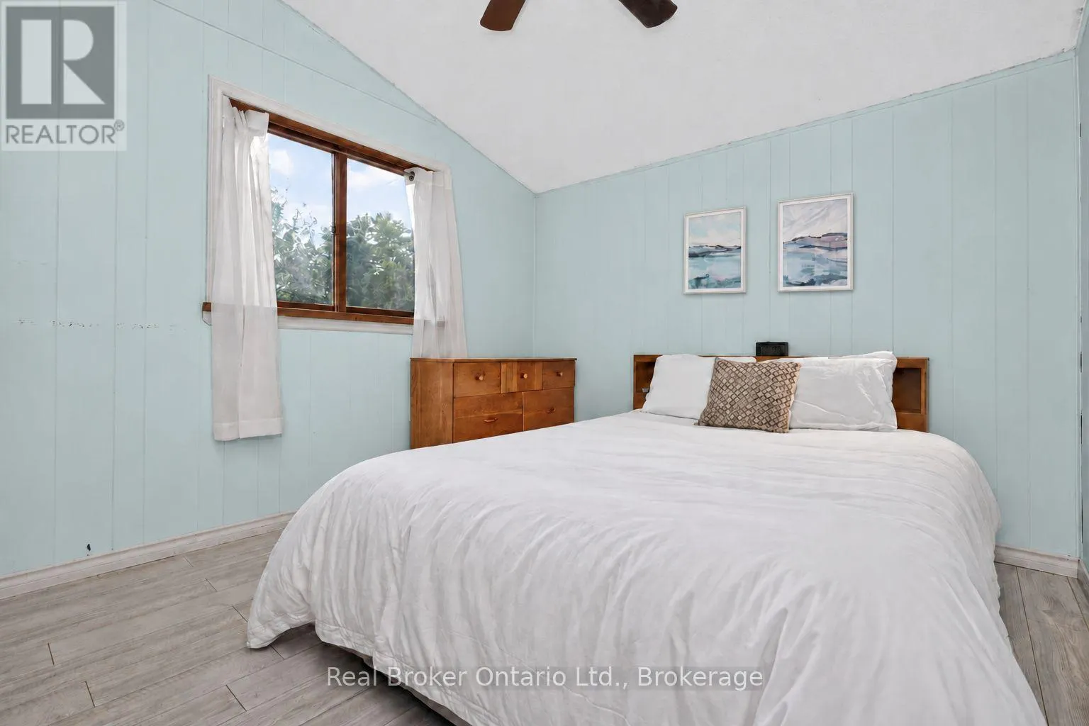 24 FERNANNE DRIVE