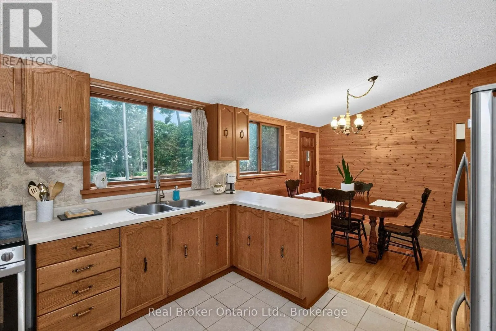 24 FERNANNE DRIVE
