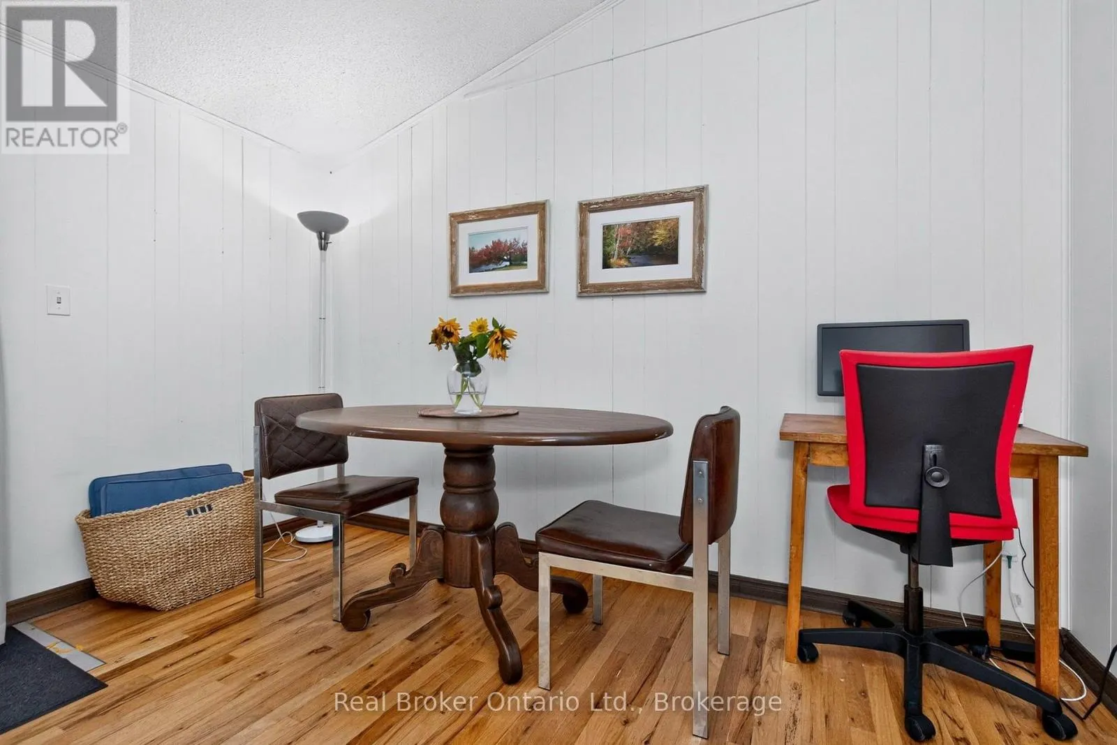 24 FERNANNE DRIVE