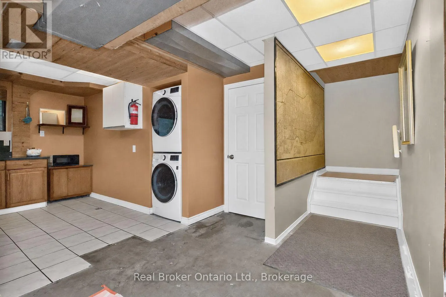 24 FERNANNE DRIVE