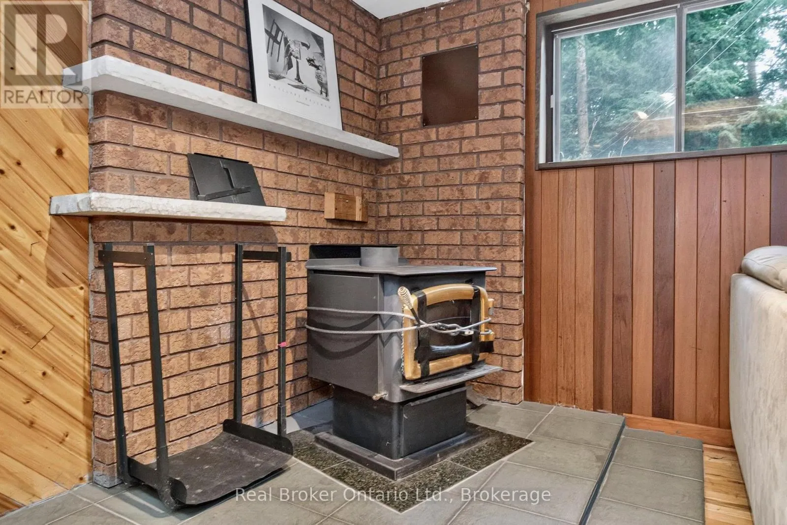 24 FERNANNE DRIVE