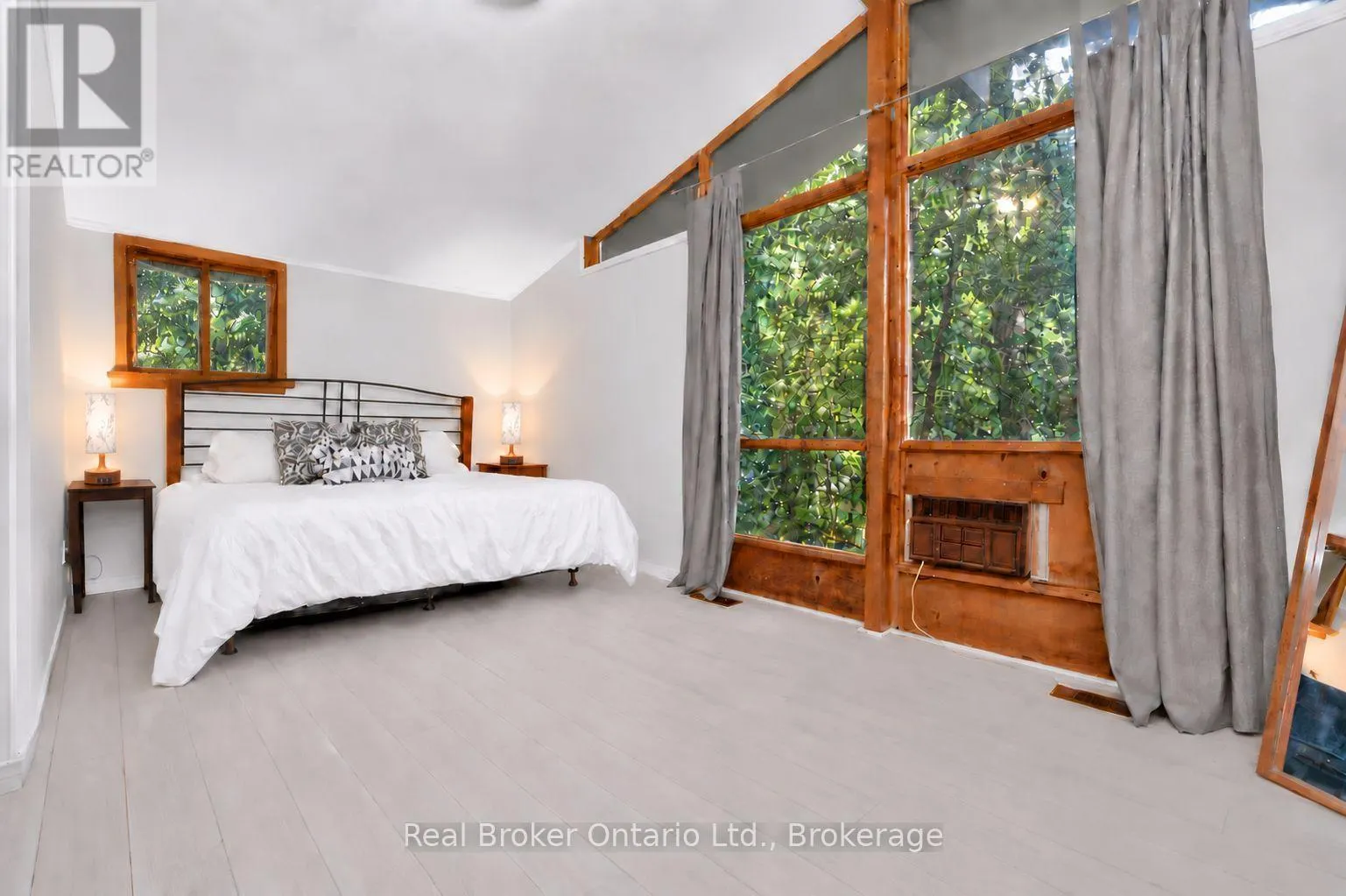 24 FERNANNE DRIVE