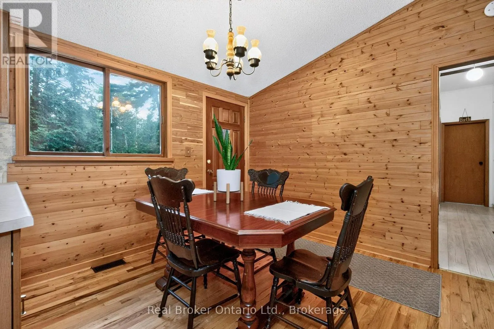 24 FERNANNE DRIVE