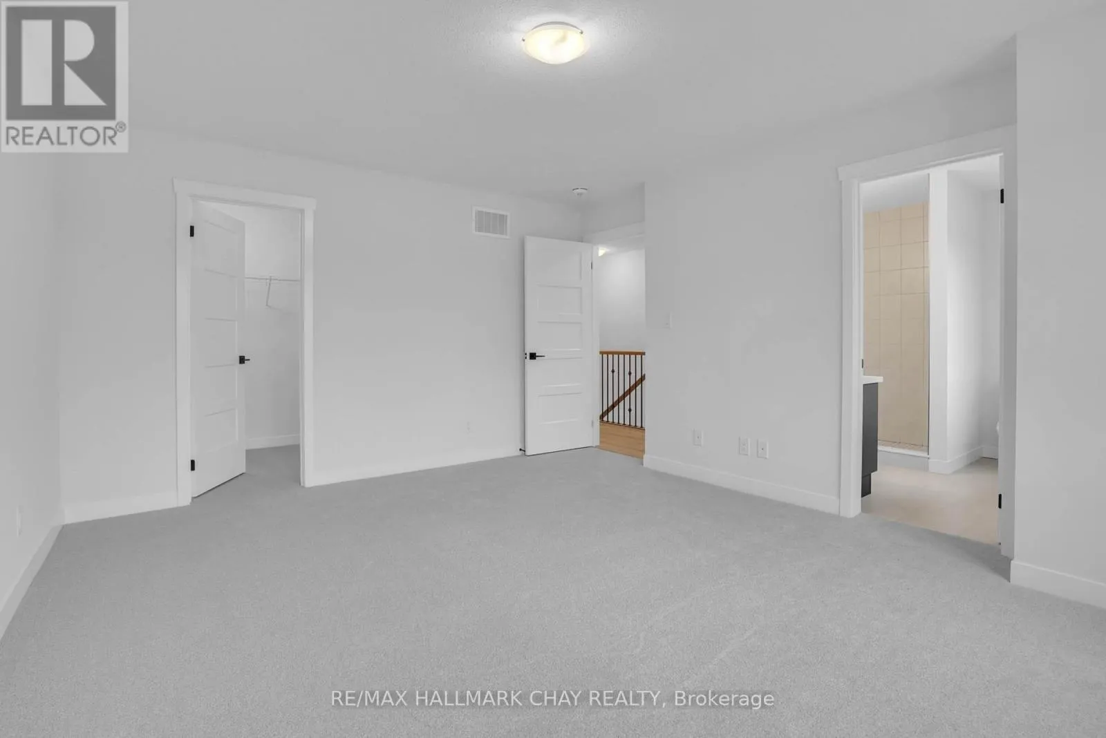 32 STRATH CRESCENT