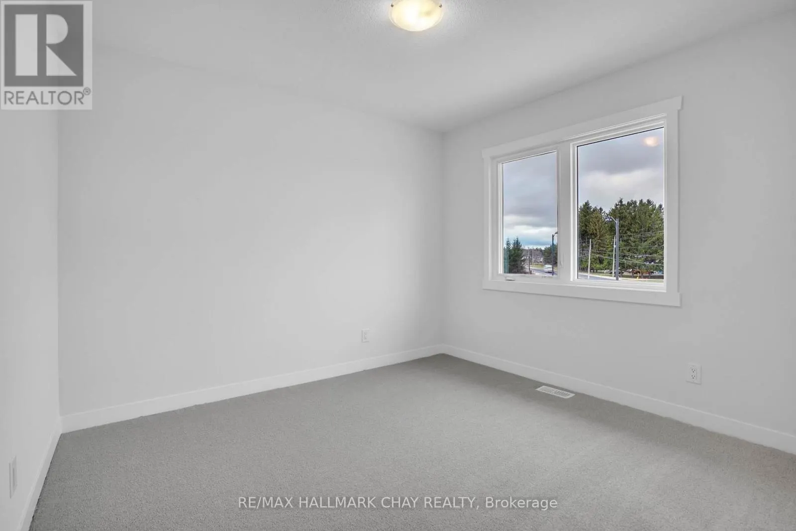 38 STRATH CRESCENT