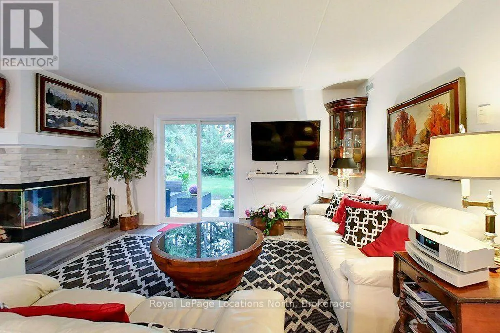 911 CEDAR POINTE COURT
