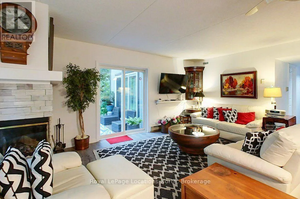 911 CEDAR POINTE COURT