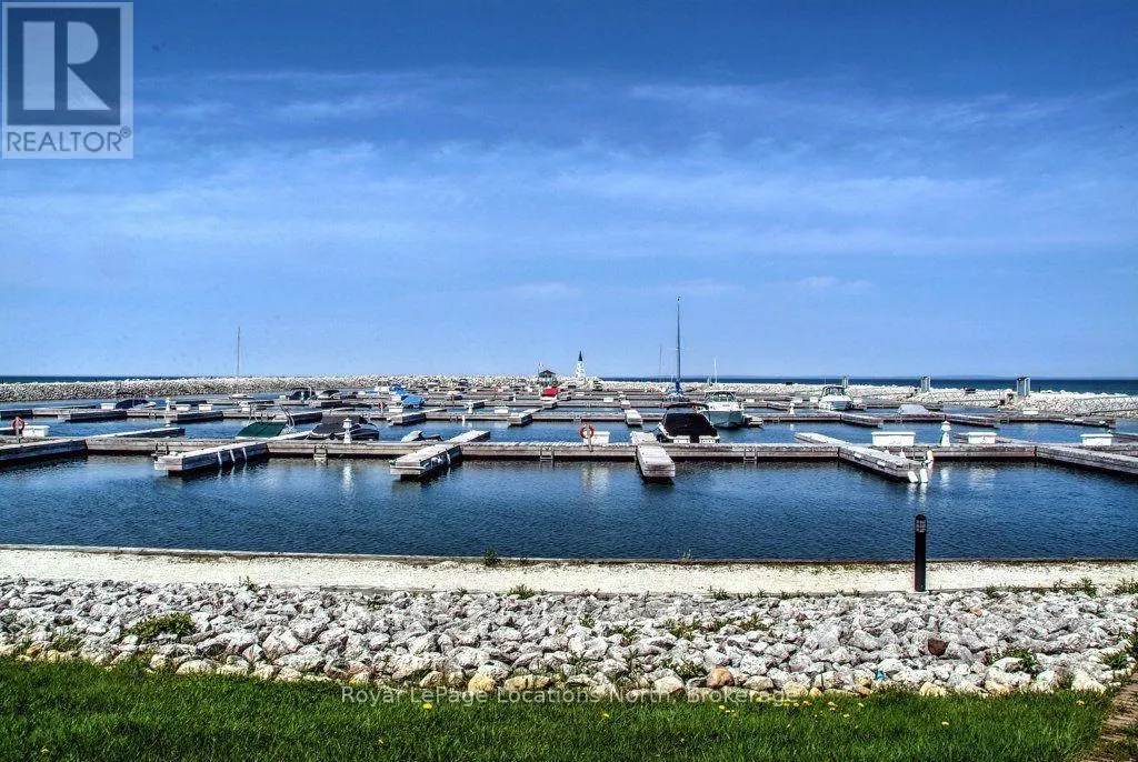 911 CEDAR POINTE COURT