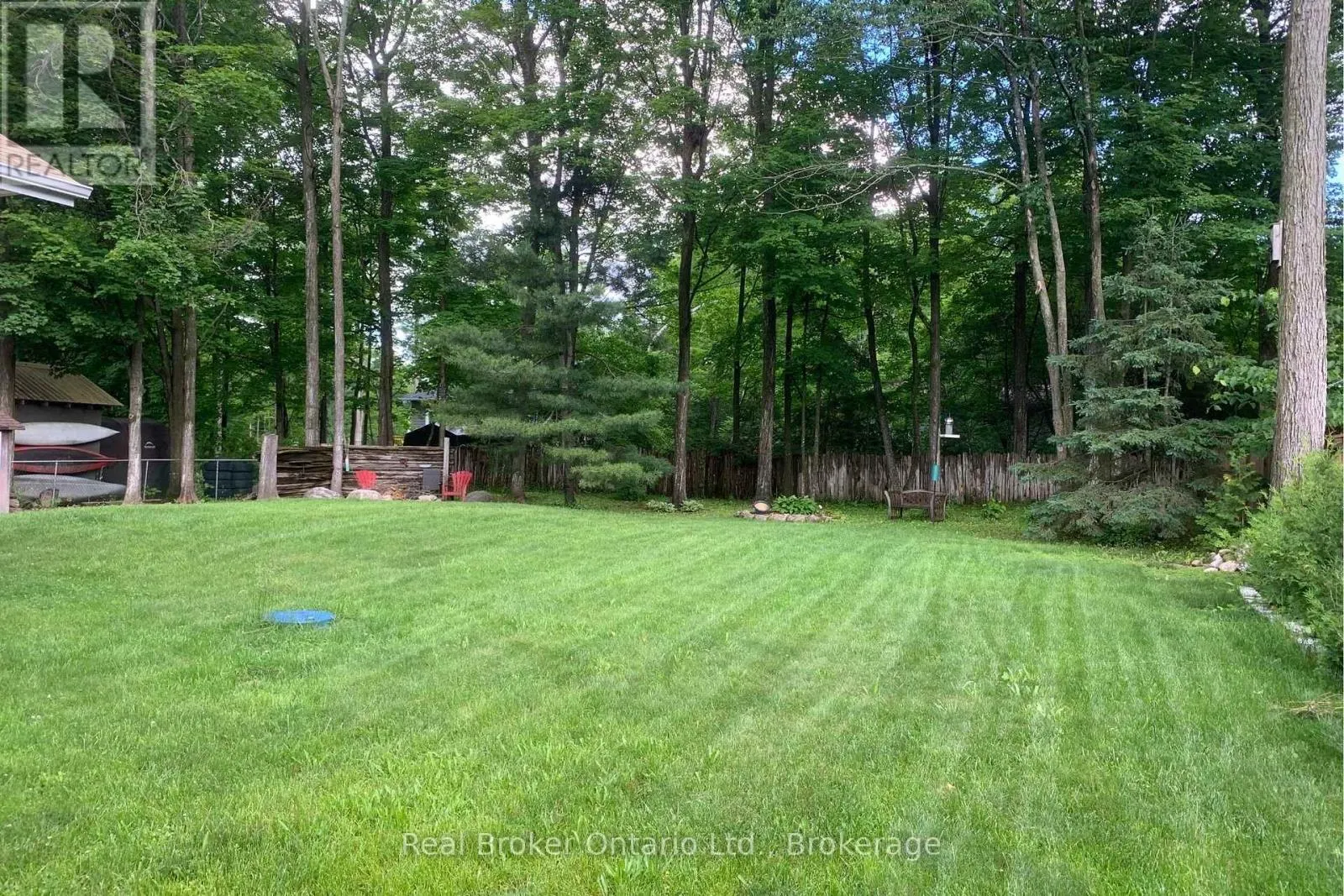16 MUNDY AVENUE