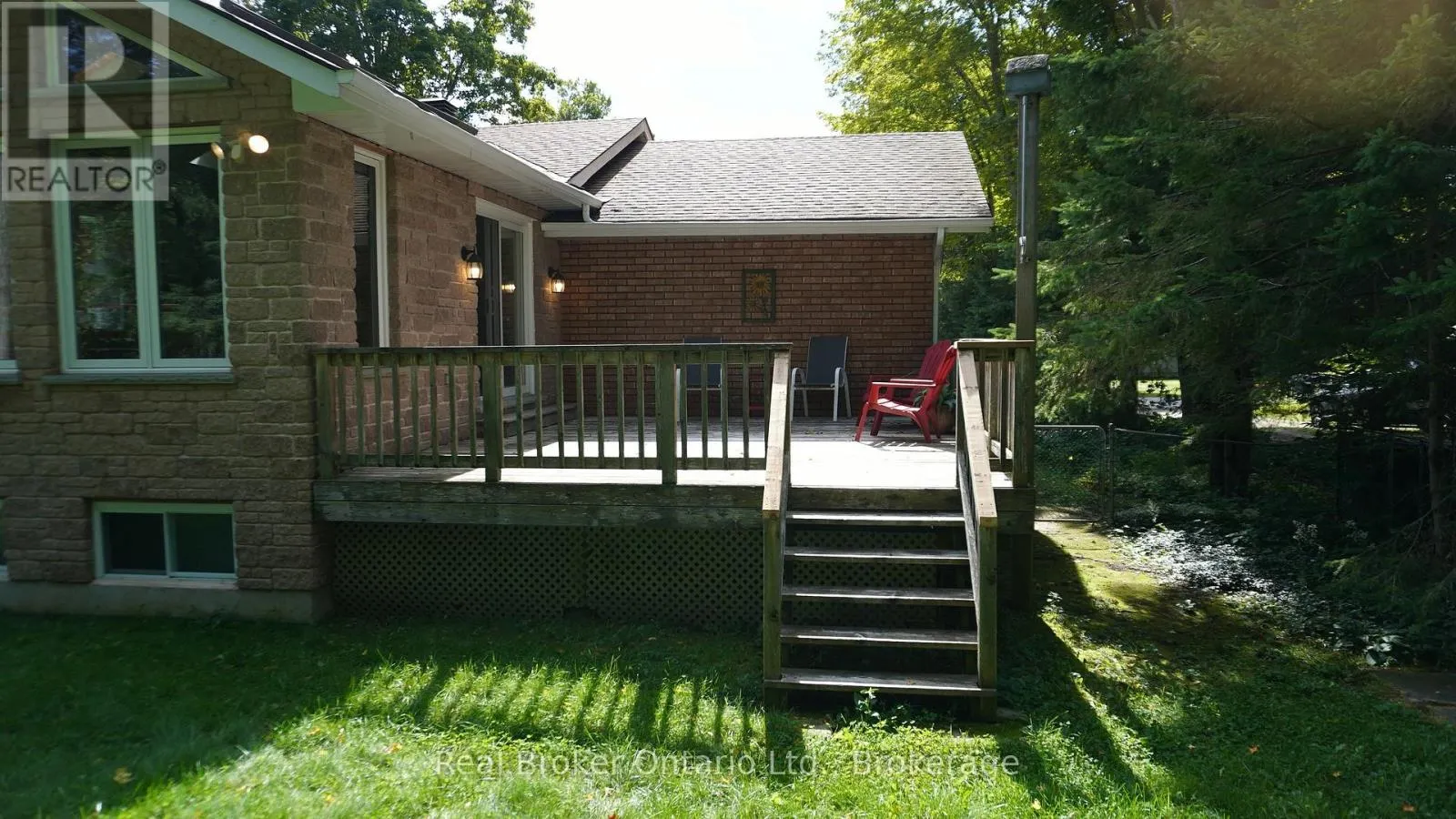 16 MUNDY AVENUE