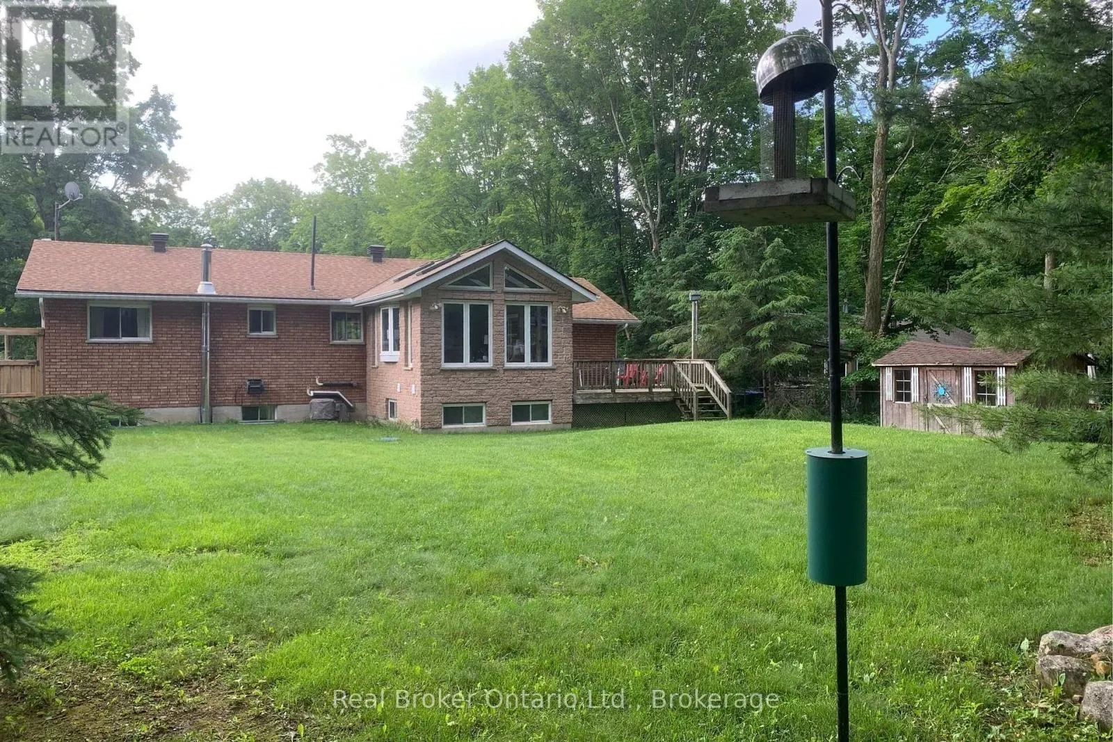 16 MUNDY AVENUE